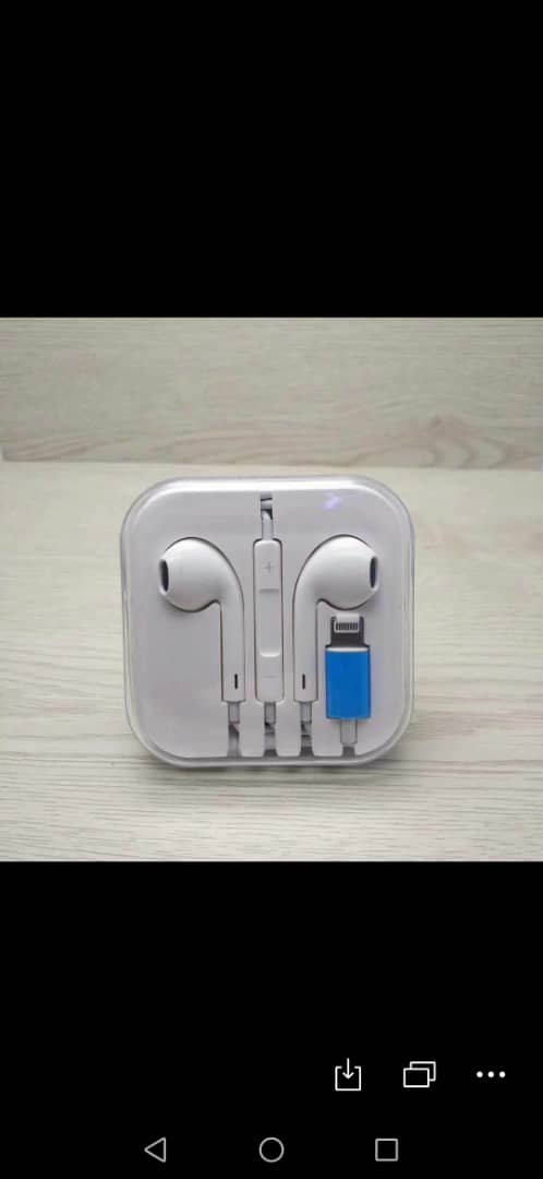 IPhone xmax Bluetooth enabled earpiece